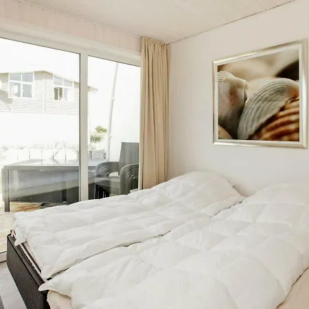 Two-bedroom Holiday In 50 Holiday home