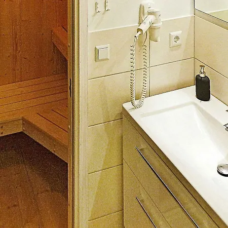 Two-bedroom Holiday In 50 *